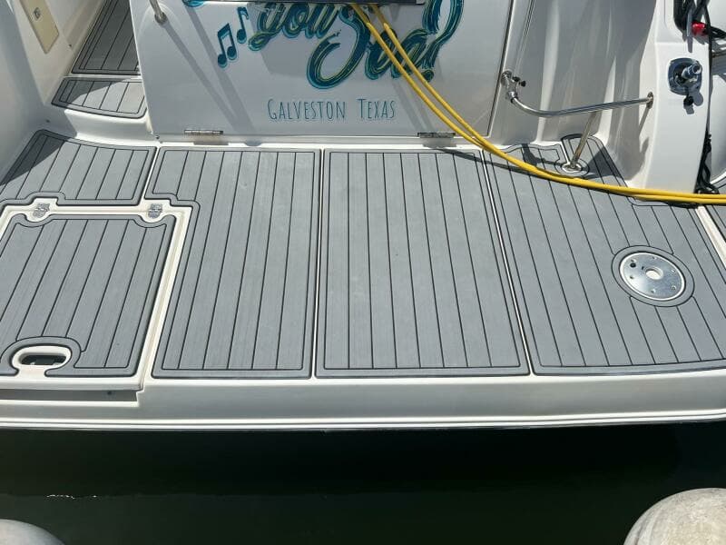 2007 Cruisers Yachts 340 Express