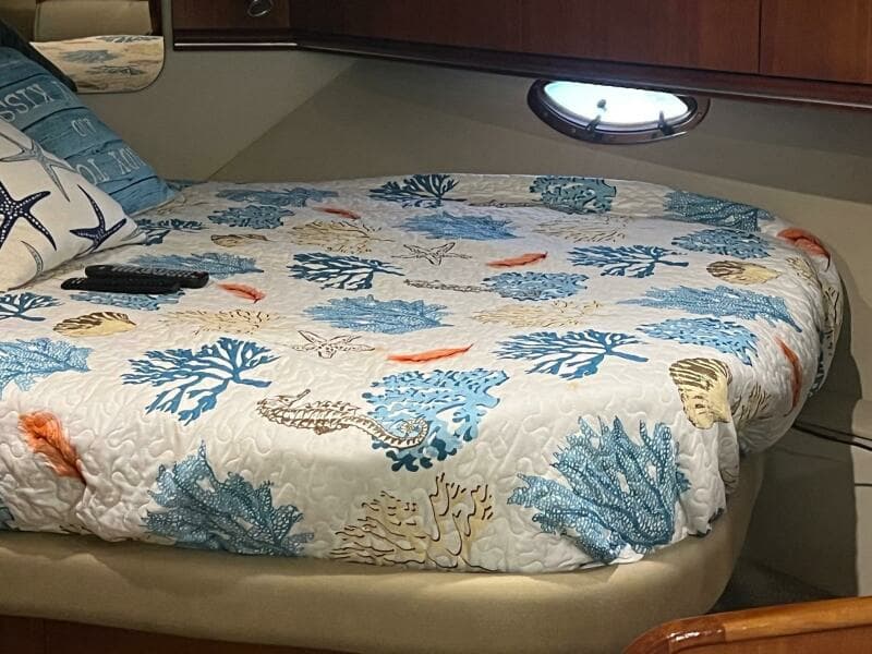 2007 Cruisers Yachts 340 Express