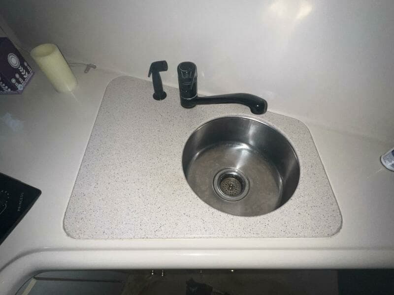 1997 Cruisers Yachts 3575