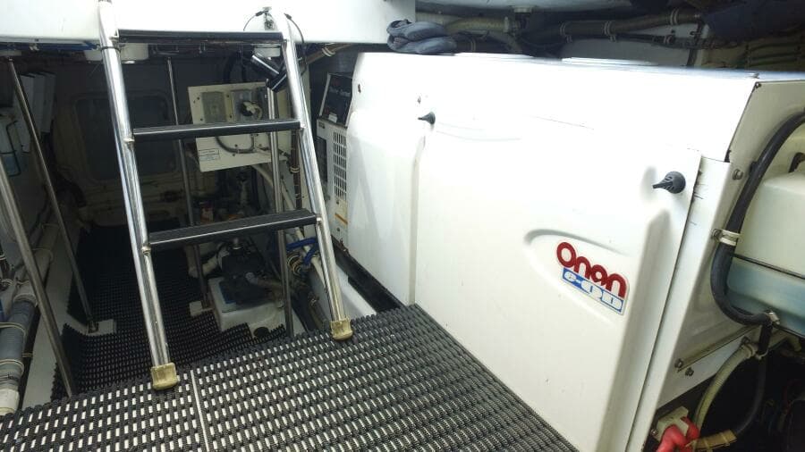 2006 Hatteras 68 Convertible