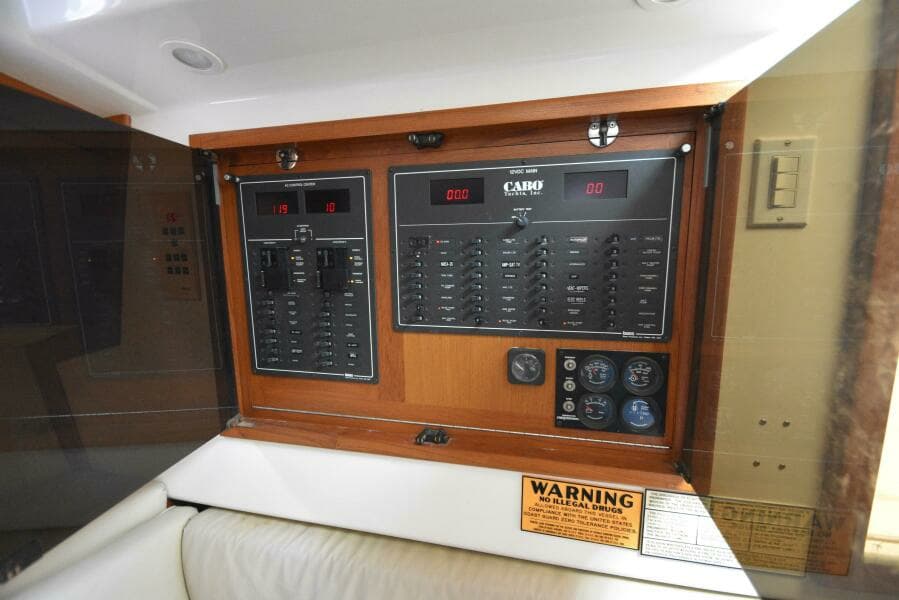 2001 Cabo 35 Express