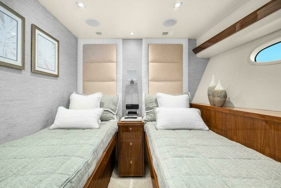 2022 Viking 75 Motor Yacht