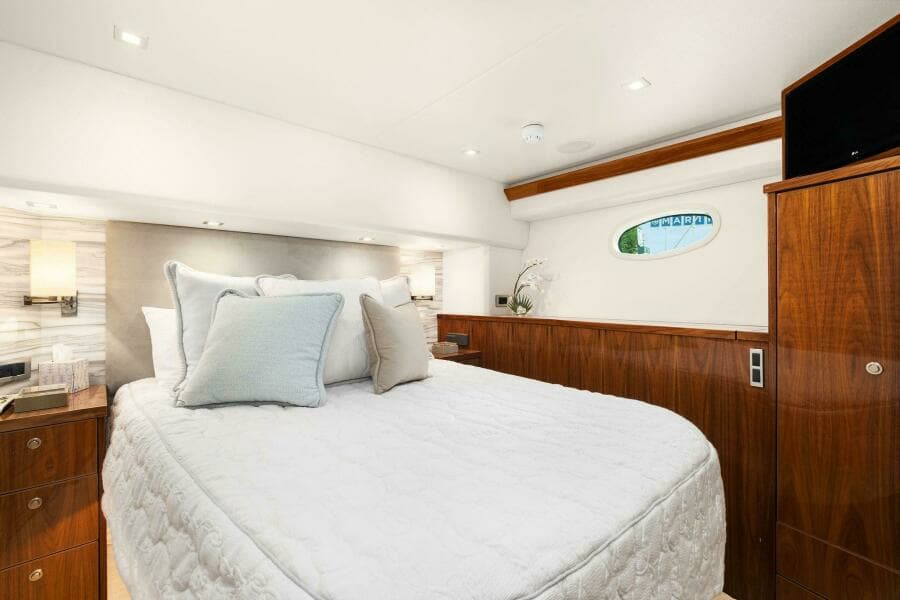 2022 Viking 75 Motor Yacht