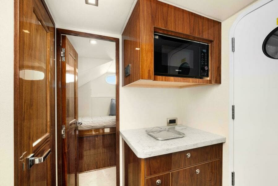 2022 Viking 75 Motor Yacht