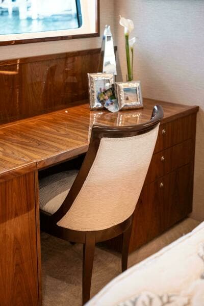 2022 Viking 75 Motor Yacht