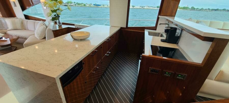 2022 Viking 75 Motor Yacht