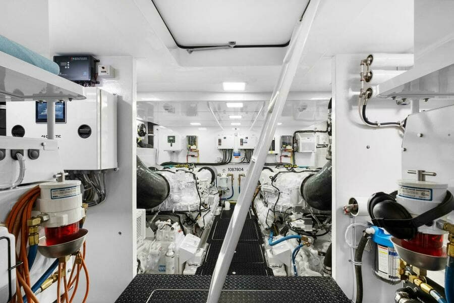 2022 Viking 75 Motor Yacht