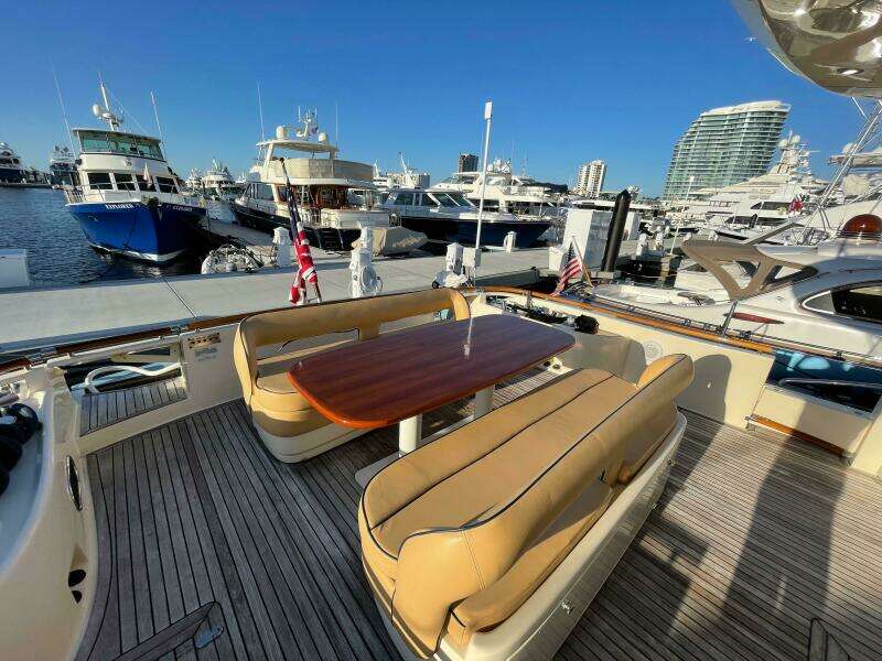 2006 Mochi Craft 74' Dolphin