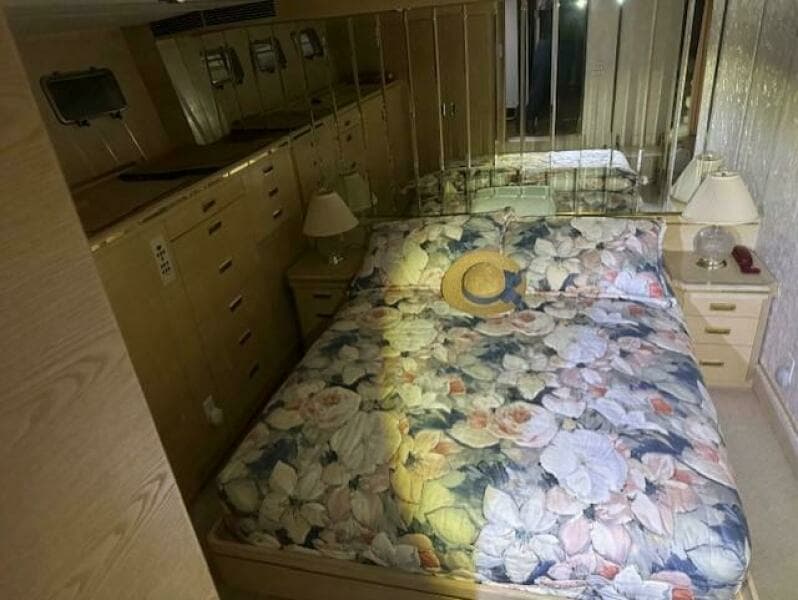 1990 Motor Yacht 70 Brata