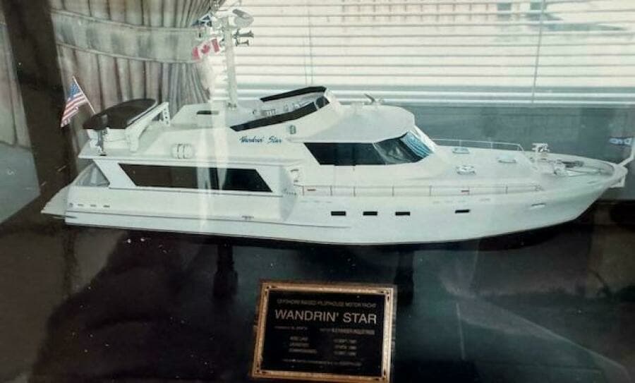 1990 Motor Yacht 70 Brata