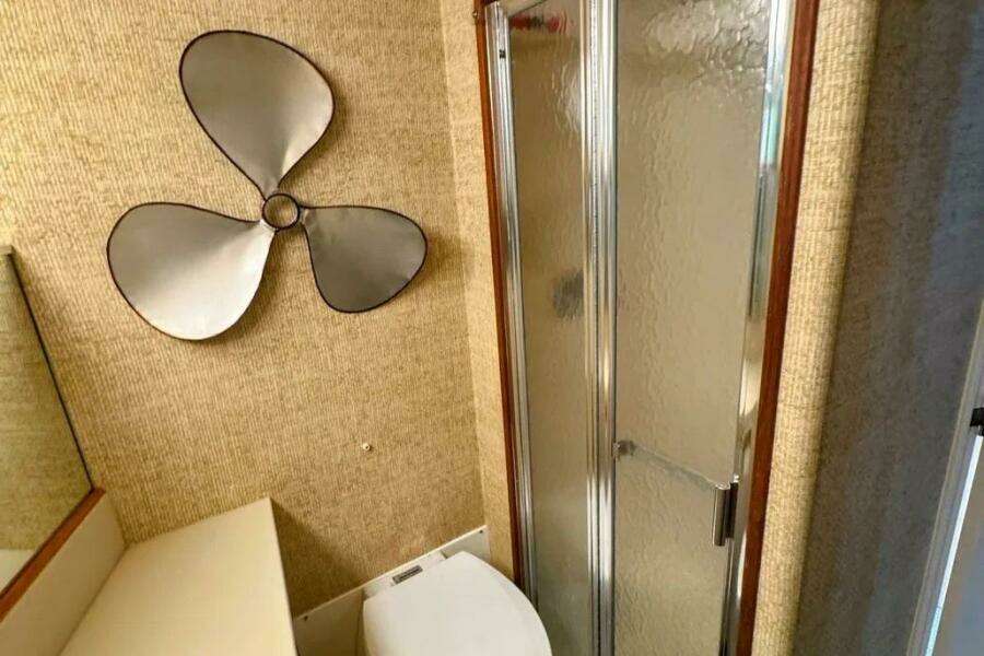 1986 Bertram 58 Flybridge Motor Yacht