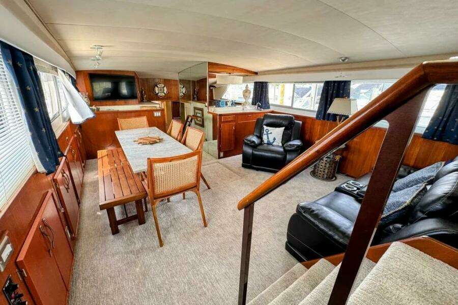 1986 Bertram 58 Flybridge Motor Yacht