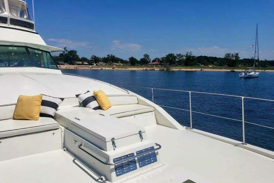 1986 Bertram 58 Flybridge Motor Yacht