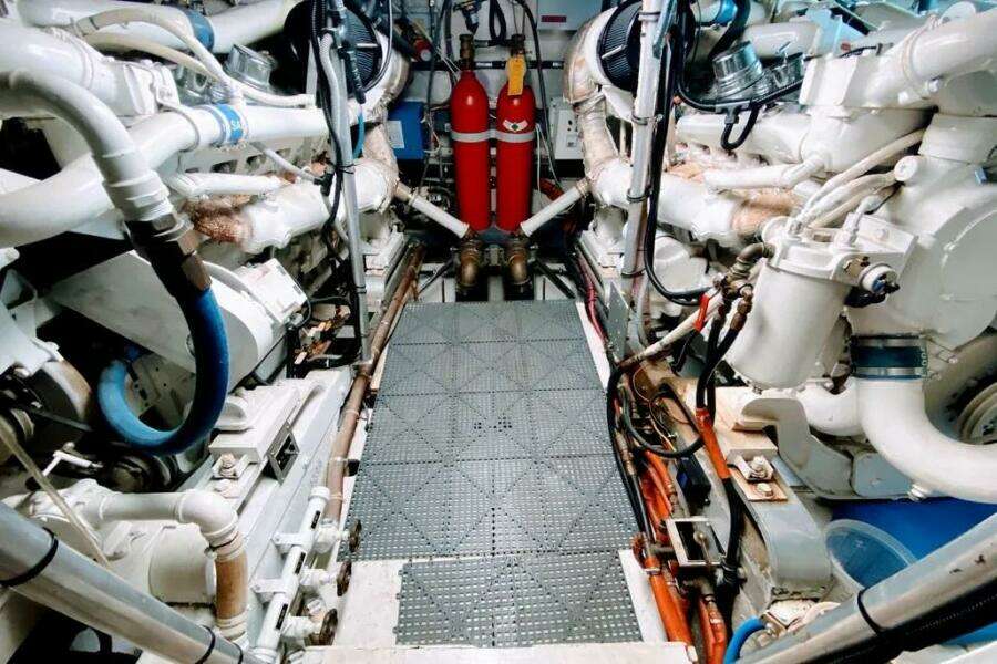 1986 Bertram 58 Flybridge Motor Yacht