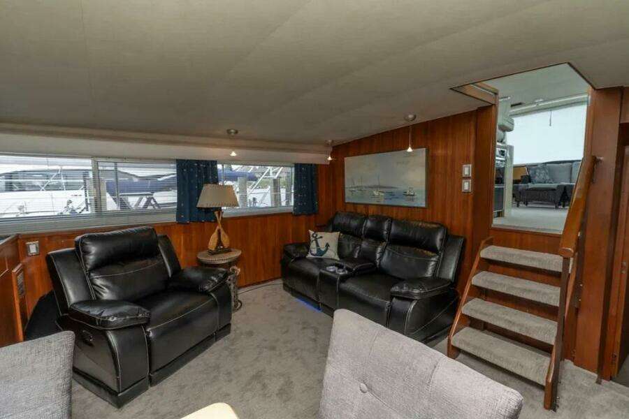 1986 Bertram 58 Flybridge Motor Yacht