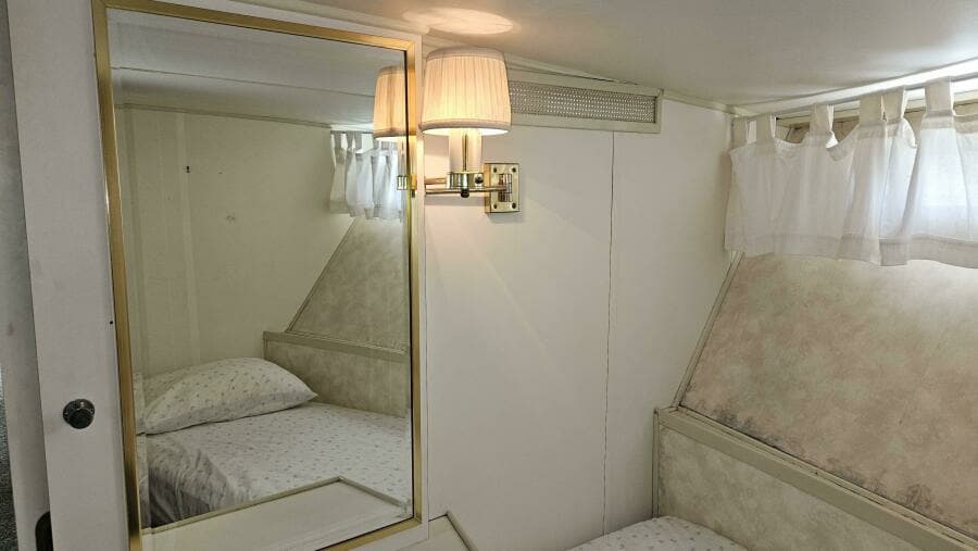 1971 Chris-Craft 47 Commander