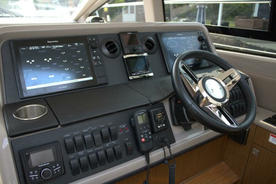 2017 Sea Ray 460 Sundancer