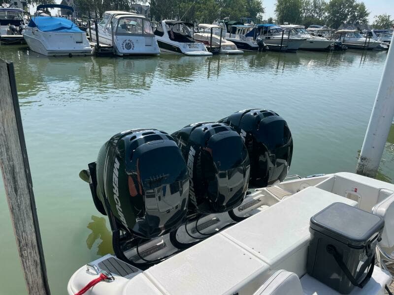 2009 Triton 351 Center Console