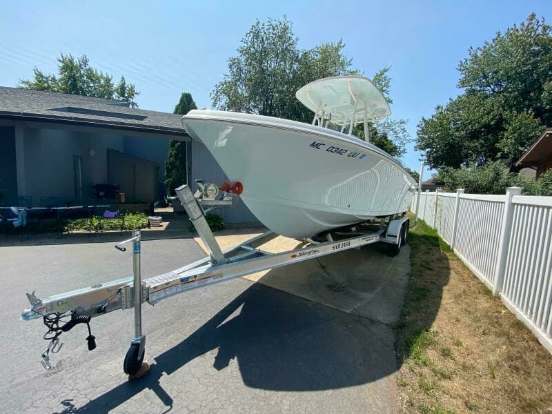 2022 Sailfish 220 Center Console