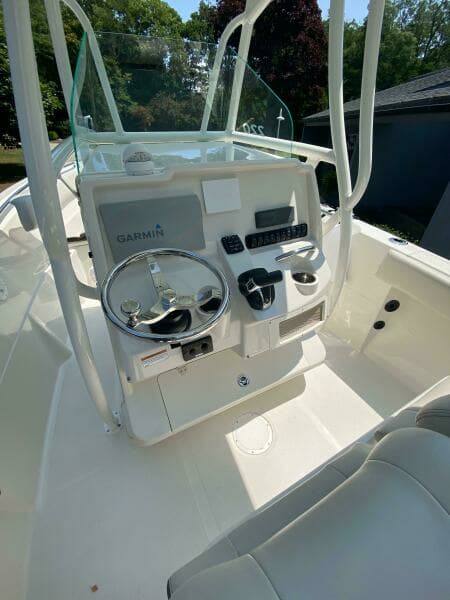 2022 Sailfish 220 Center Console