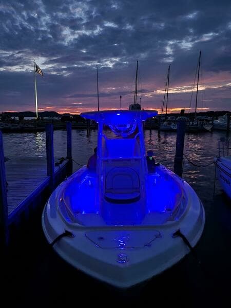 2022 Sailfish 220 Center Console