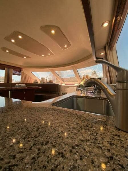 2006 Sea Ray 58 Sedan Bridge