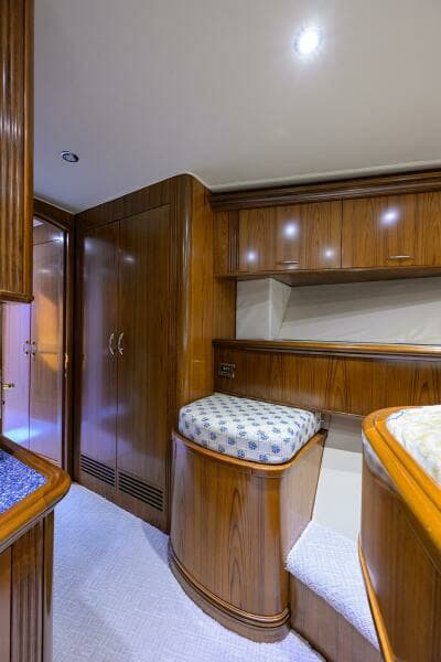 2004 Sea Force IX Enclosed Bridge