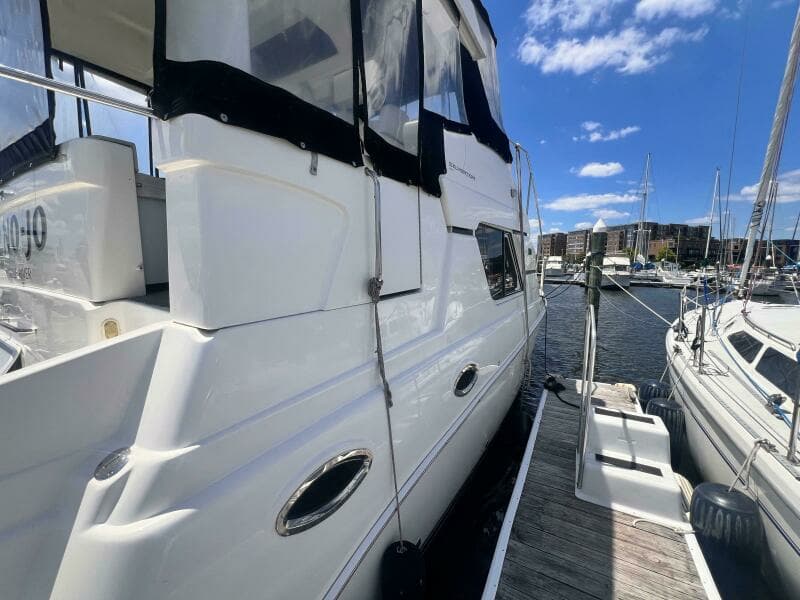 2001 Silverton 352 Motor Yacht