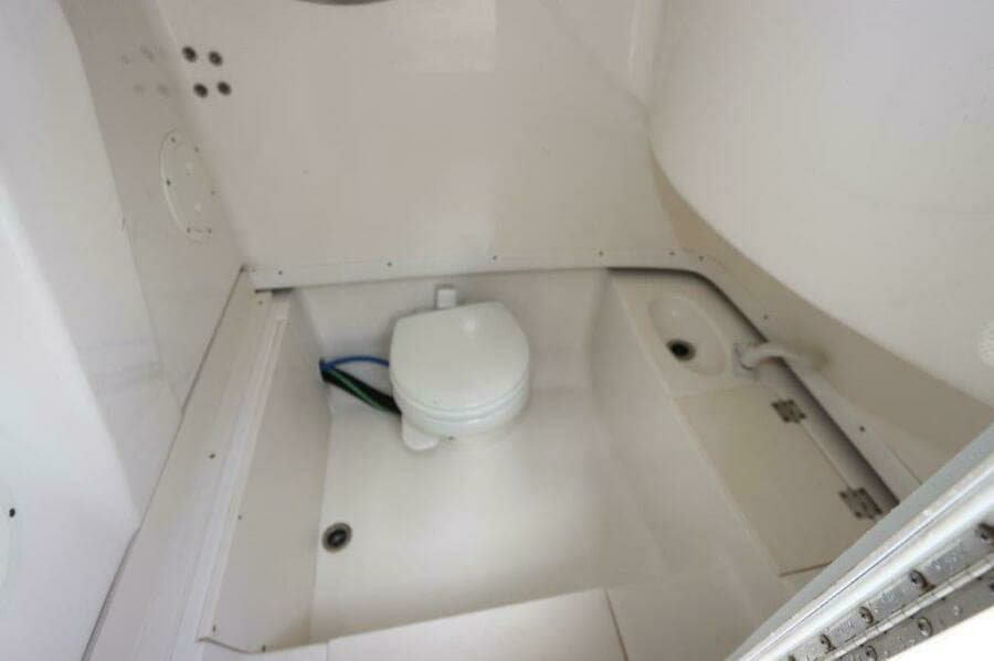 2017 Robalo R260 Center Console