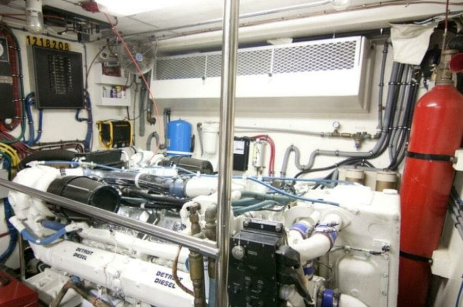 1994 Hatteras 70 Cockpit Motor Yacht