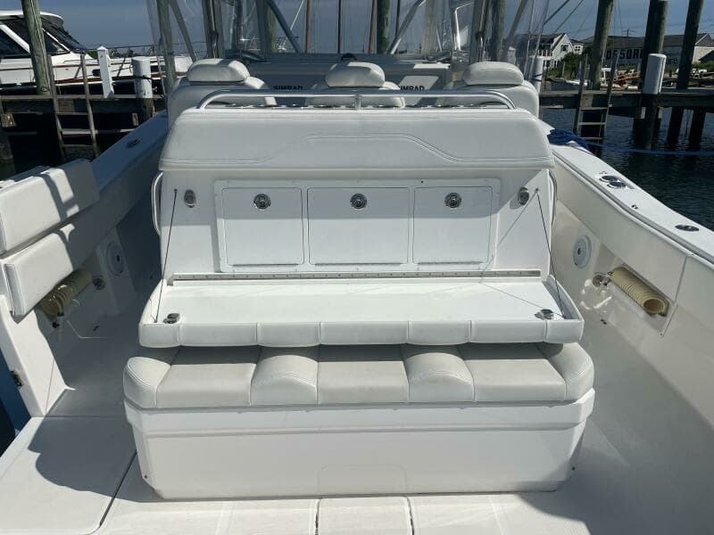 2018 Invincible 42 Center Cabin