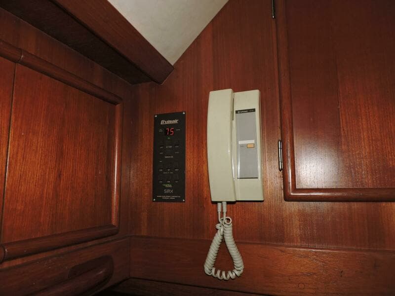 32 AC Pannel Phone To Helm