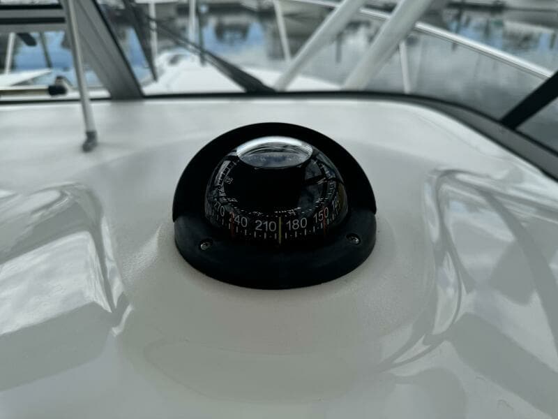 2007 Boston Whaler 305 Conquest