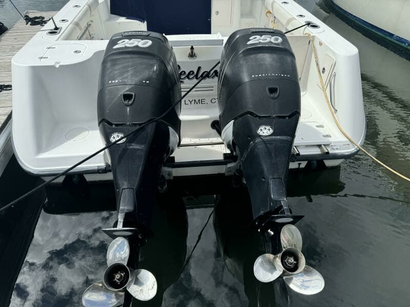 2007 Boston Whaler 305 Conquest