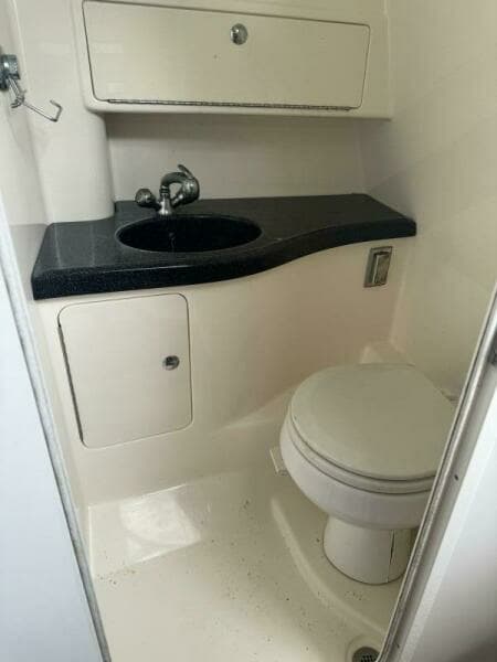 2007 Boston Whaler 305 Conquest