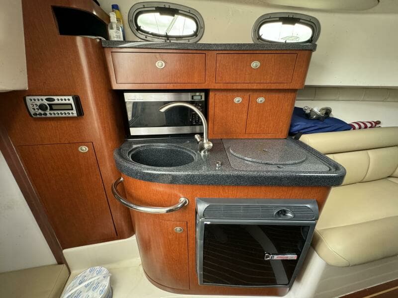 2007 Boston Whaler 305 Conquest