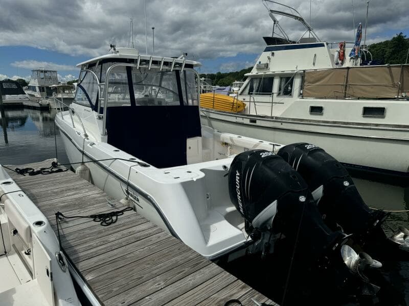 2007 Boston Whaler 305 Conquest
