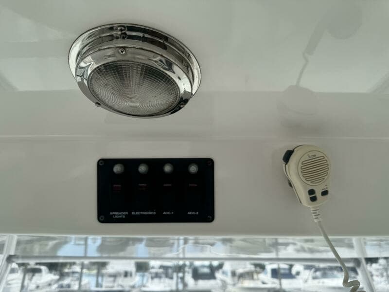 2007 Boston Whaler 305 Conquest