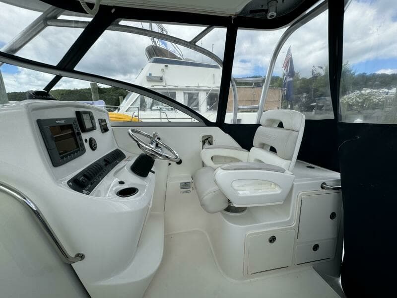 2007 Boston Whaler 305 Conquest