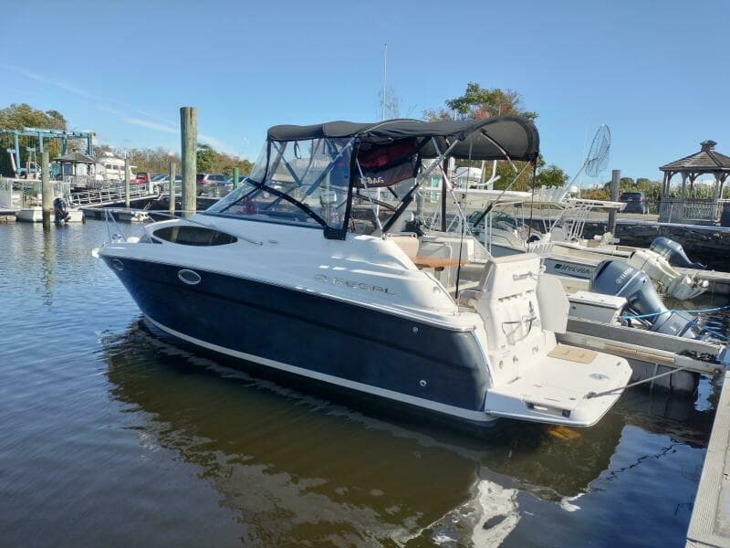 2011 Regal 2565 Express Cruiser