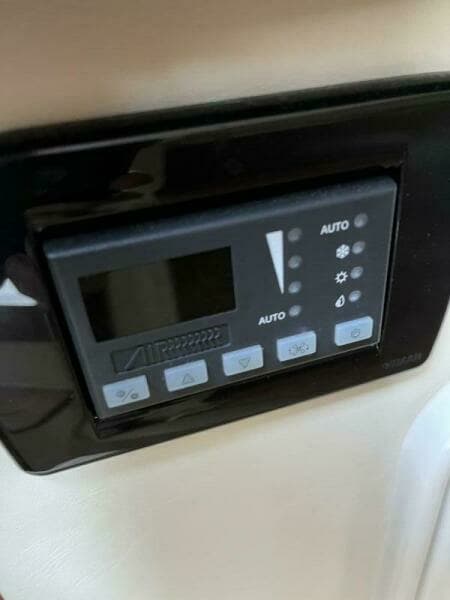 2011 Regal 2565 Express Cruiser