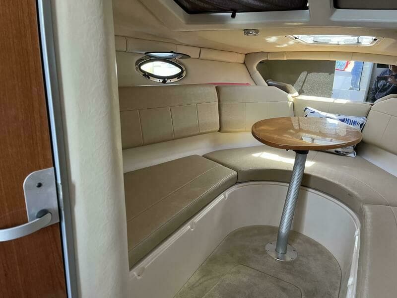 2011 Regal 2565 Express Cruiser