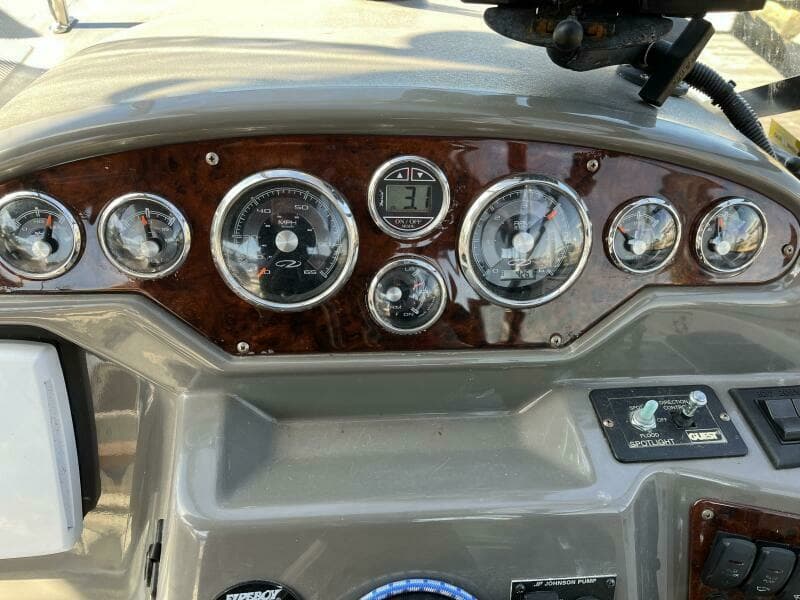 2011 Regal 2565 Express Cruiser