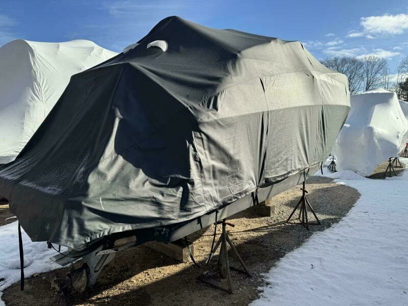 2011 Regal 2565 Express Cruiser