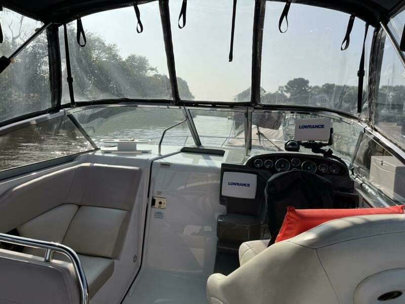 2011 Regal 2565 Express Cruiser