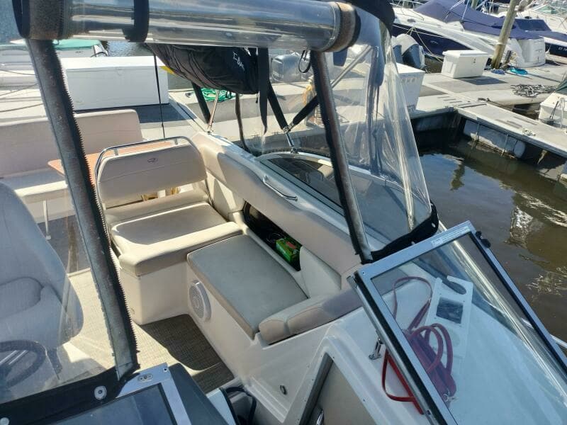 2011 Regal 2565 Express Cruiser