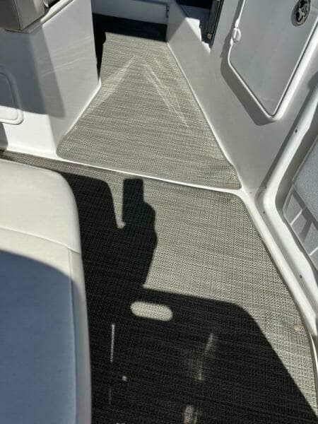 2011 Regal 2565 Express Cruiser