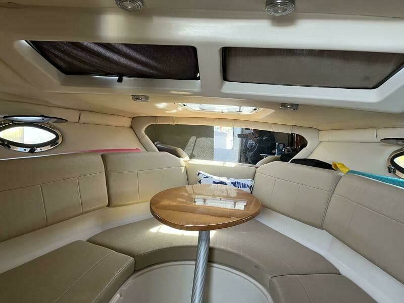 2011 Regal 2565 Express Cruiser