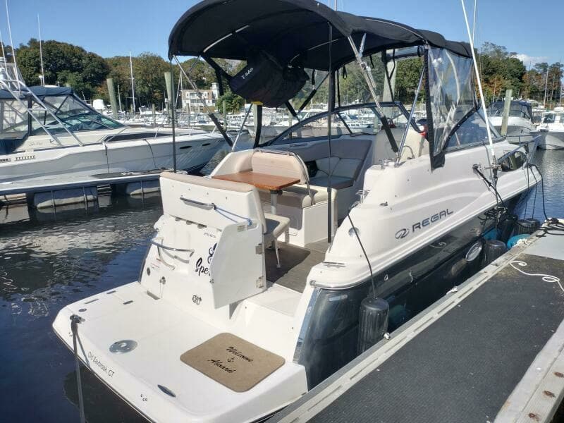 2011 Regal 2565 Express Cruiser