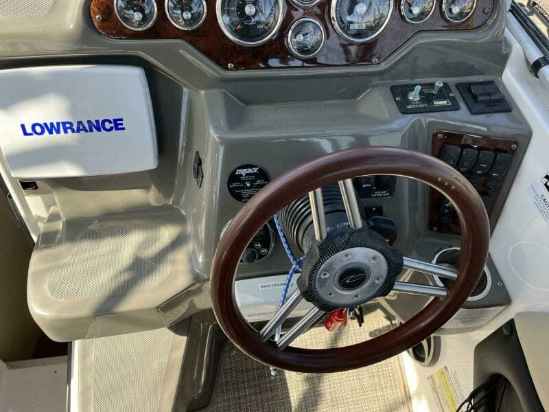 2011 Regal 2565 Express Cruiser